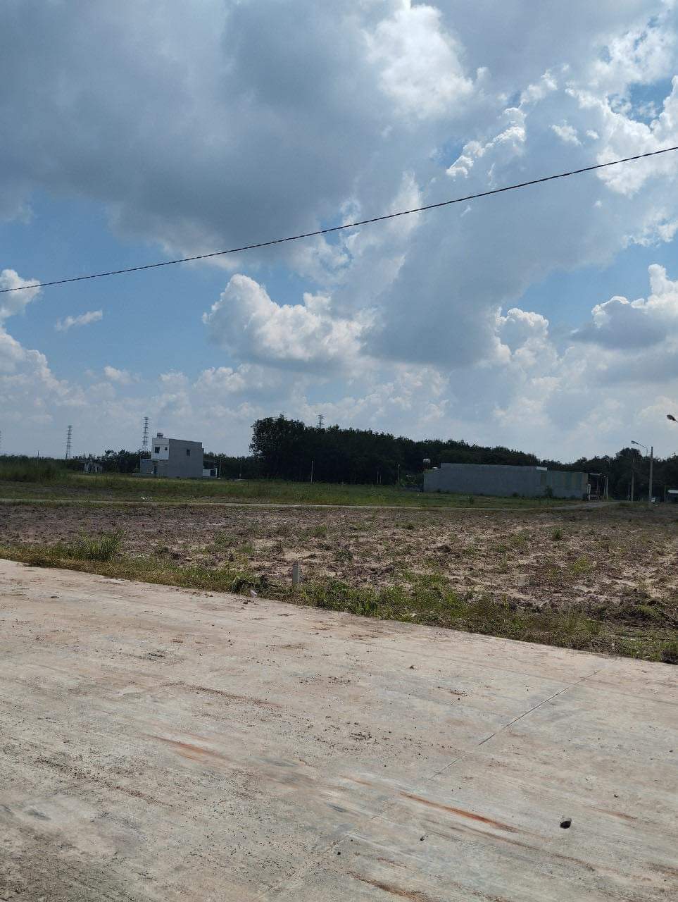 Đất ngộp sổ riêng 250m2 cần bán gấp giá 305 triệu